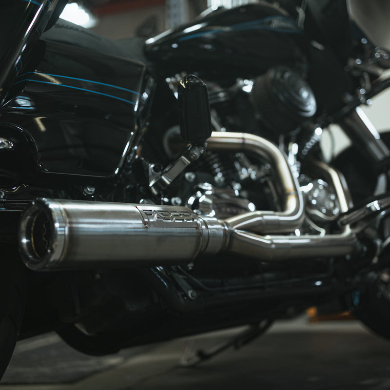 Load image into Gallery viewer, Fab 28 Twin Cam Bagger Exhaust
